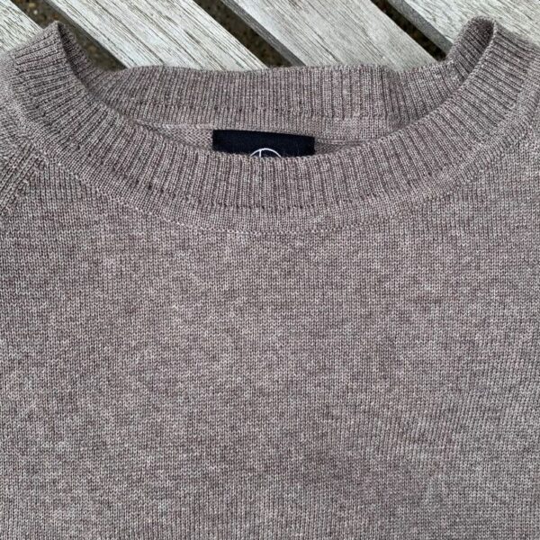 Classic no 1 dark sand 1 Women's knitwear - handmade in Italy Short-sleeved knit blouse, Classic no. 1 dark sand. Beige knit from Hanne Linding. High-quality Danish design.