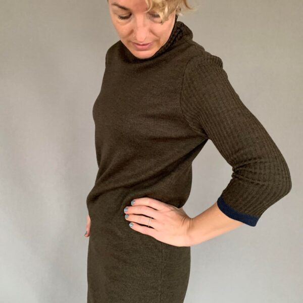 Knit dress, With a Twist no. 4 khaki: Quality knit from Hanne Linding, Danish design.