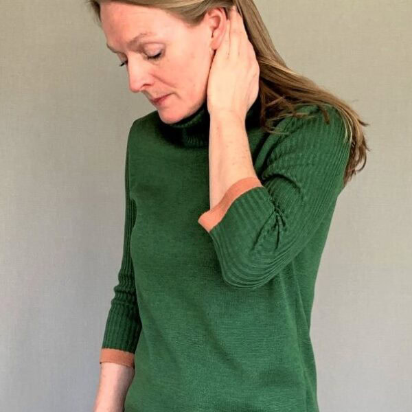 Knit dress With a Twist no. 4 green: Green quality knit from Hanne Linding, Danish design.