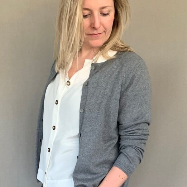 Cardigan light grey 2 Knitwear for women - handmade in Italy Grey Cardigan Classic no. 5 from Hanne Linding, Danish design in soft merino wool knit.