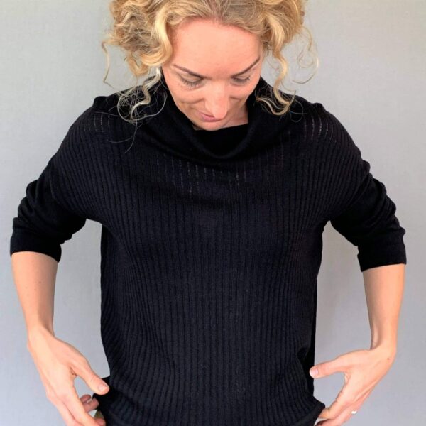 Casual2 in black merino wool scaled 1 Knitwear for women - handmade in Italy Knit blouse Casual no. 2 black: Black knit from Hanne Linding, casual Danish design.