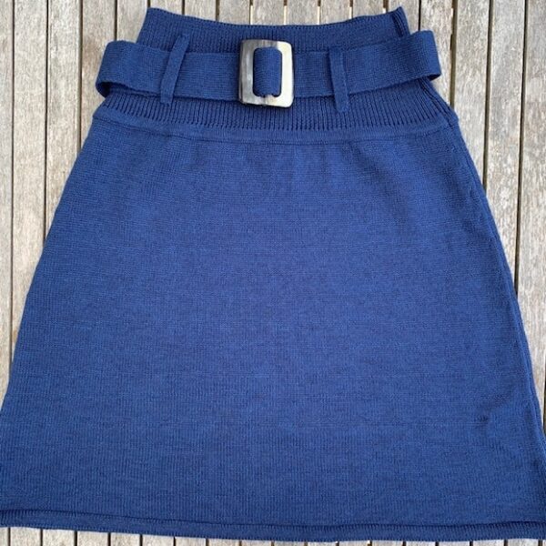 Knit skirt, Classic no. 4 cornflower blue: Knitted skirt with belt and silver buckle. Hanne Linding Danish design in high quality.