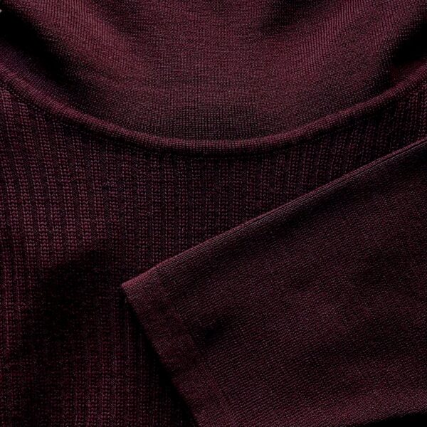 Casual no. 5 bordeaux Knitwear for women - handmade in Italy Knit dress, Casual no. 5 green: Burgundy knit dress with long sleeves and round neckline.