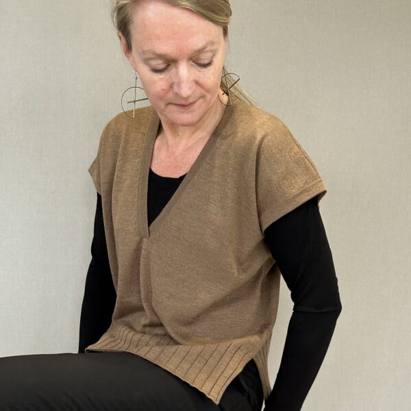 IMG 1564 003 Women's knitwear - handmade in Italy Knit vest, Casual no. 6 camel: Quality knitwear from Hanne Linding, Danish design in camel color.