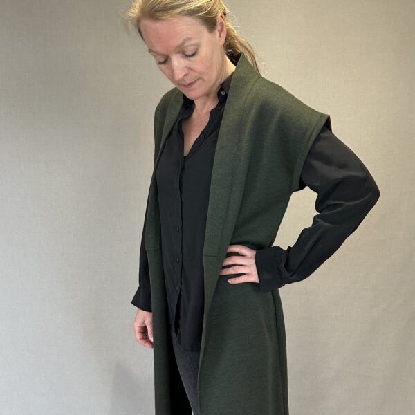 square green knitted vest Knitwear for women - handmade in Italy Knit vest, Classic no. 6 dark green from Hanne Linding: Quality knitwear in Danish design.