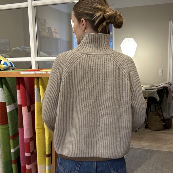 boxy sweater, chunky no. 1 beige