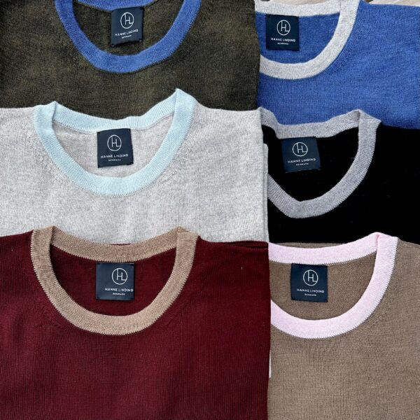 All color combinations WAT no. 3 Knitwear for women - handmade in Italy Short-sleeved knit blouse in bordeaux and brown with contrast edges.